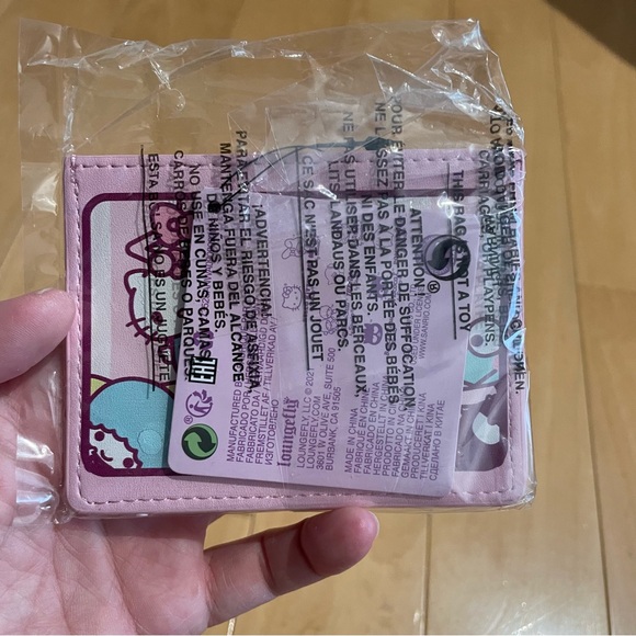 New hello kitty and friends claw machine cardholder - Picture 6 of 6